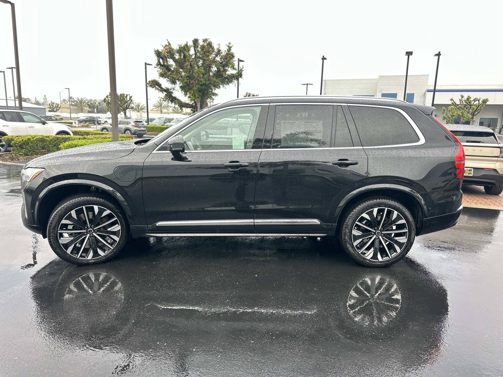 New 2026 Volvo XC90 T8 Ultra w/ Protection Package Premier AWD/4WD image 4