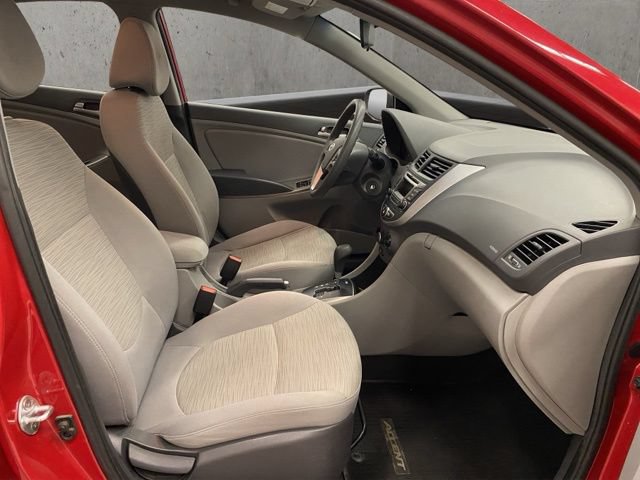 Used 2016 Hyundai Accent SE w/ Option Group 02 FWD image 19