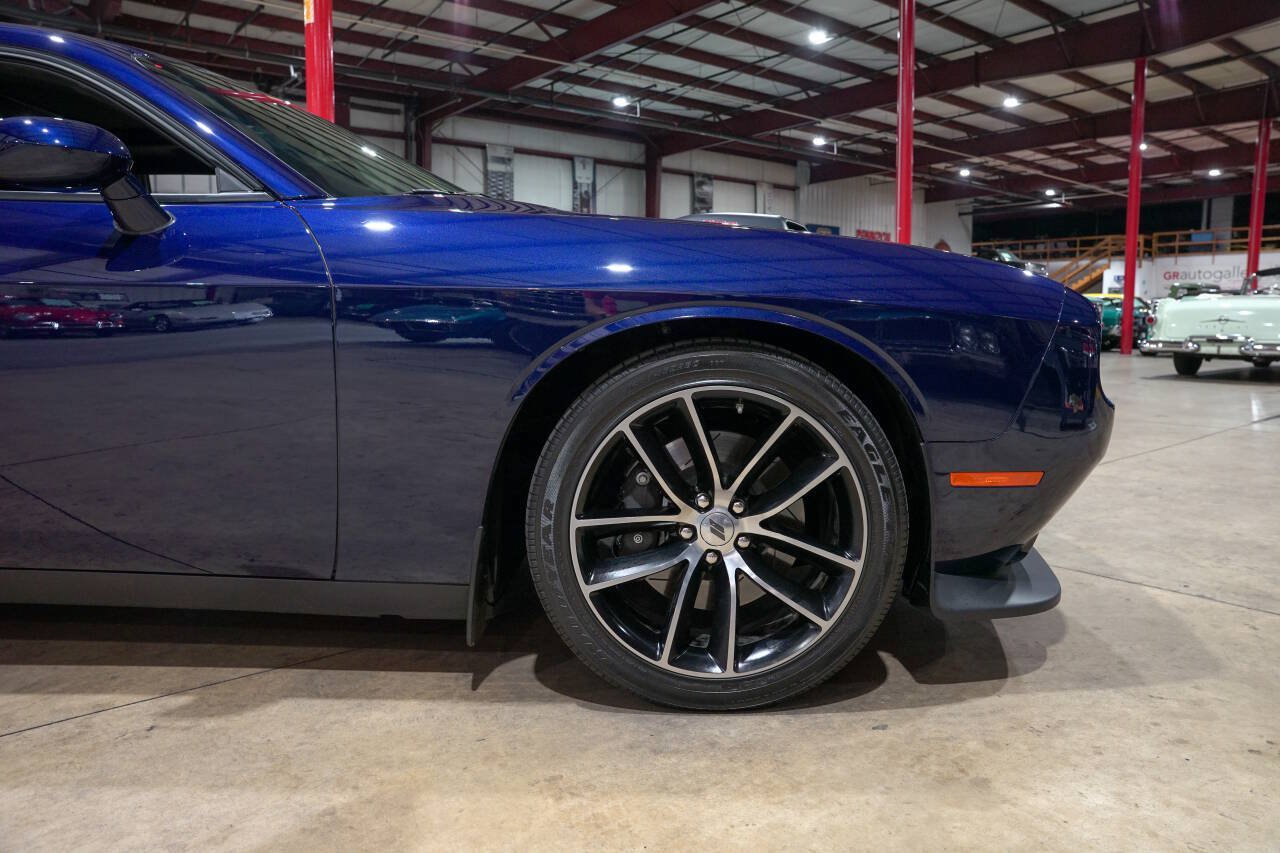 Used 2017 Dodge Challenger R/T Scat Pack RWD image 11