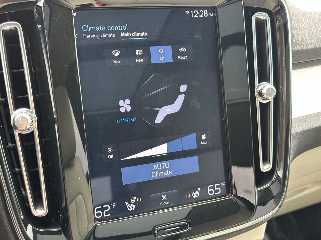 Used 2019 Volvo XC40 T5 Momentum AWD/4WD image 23