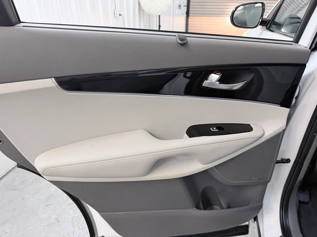 Used 2019 Kia Sorento SX FWD image 29