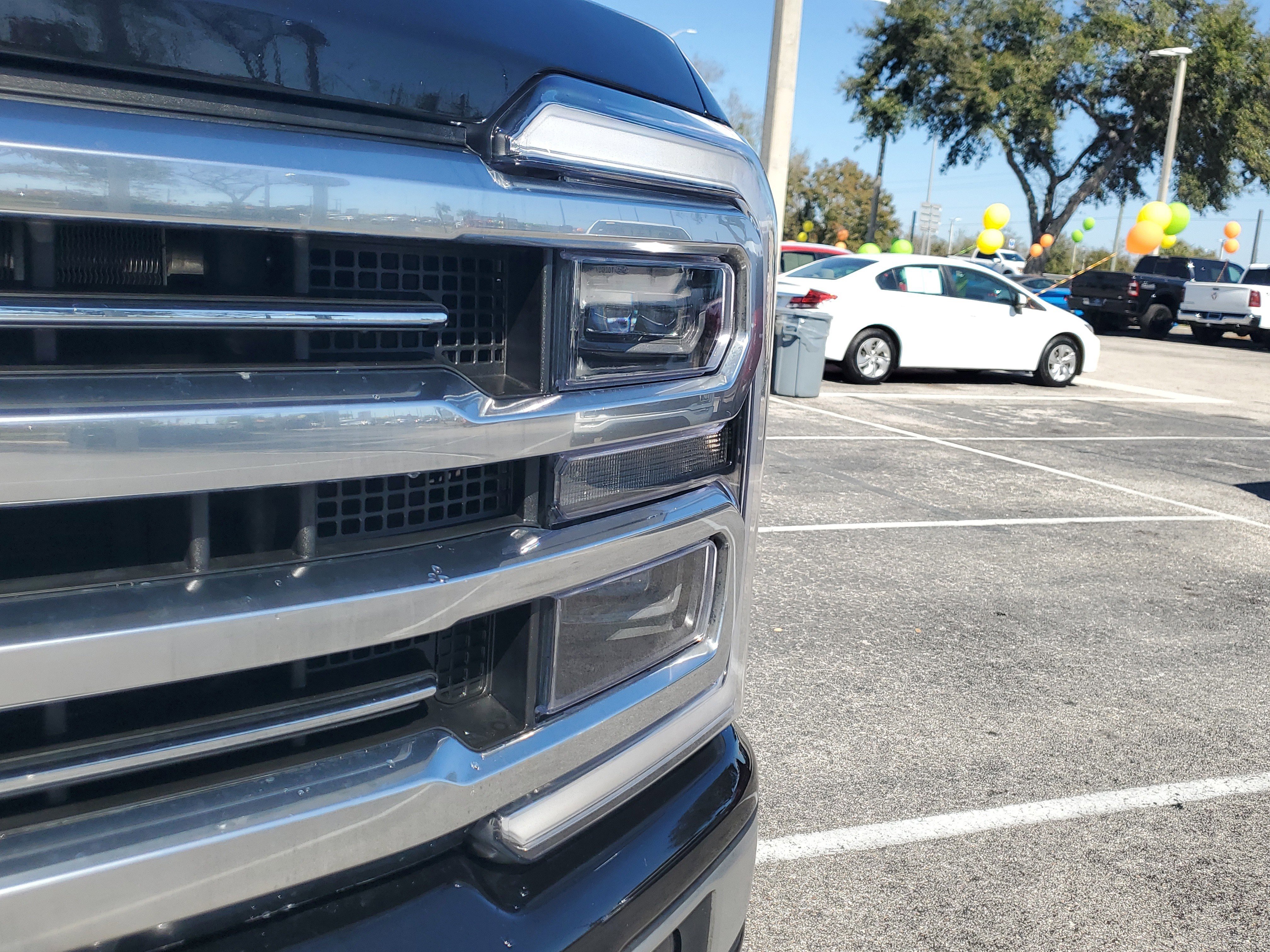 Used 2025 Ford F350 Platinum w/ Platinum Plus Package image 3