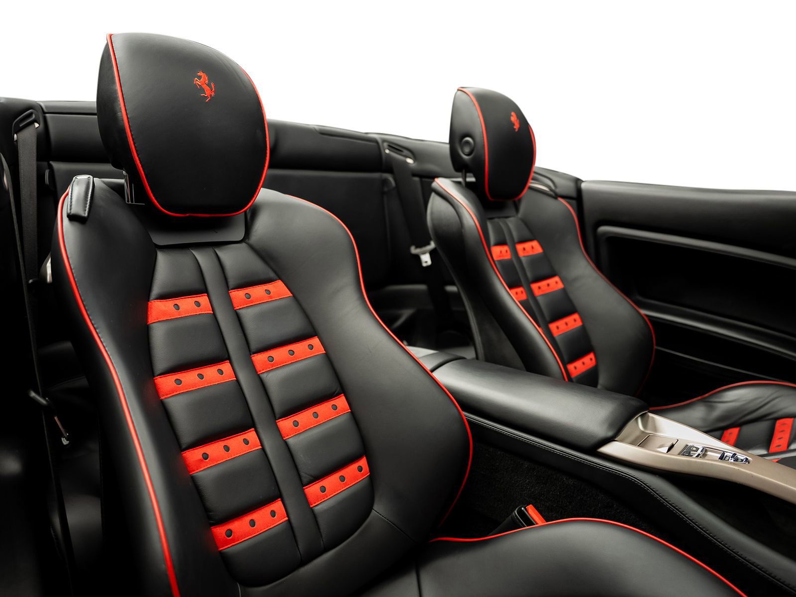 Used 2013 Ferrari California RWD image 38