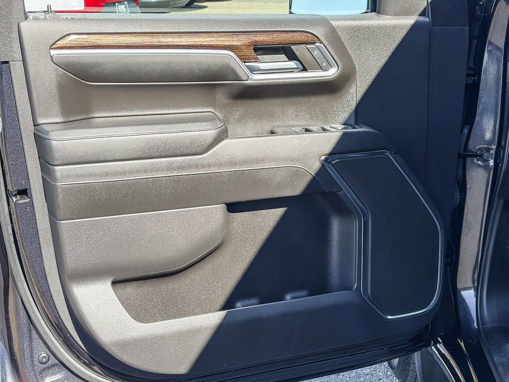 Used 2024 GMC Sierra 1500 SLE image 41