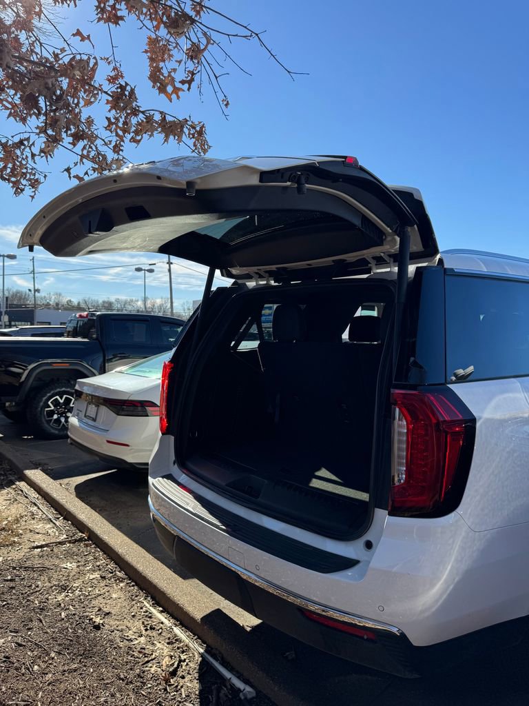 Used 2024 GMC Yukon SLT image 36