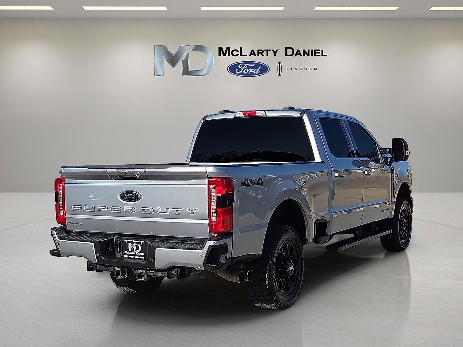 Used 2023 Ford F250 XLT w/ Black Appearance Package image 5