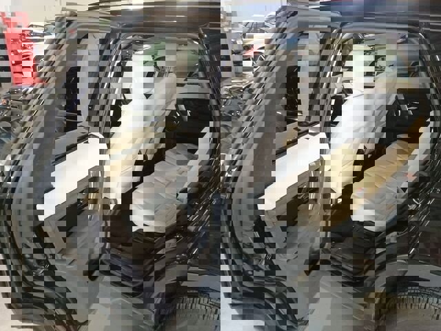 Used 2021 Land Rover Discovery Sport S image 15