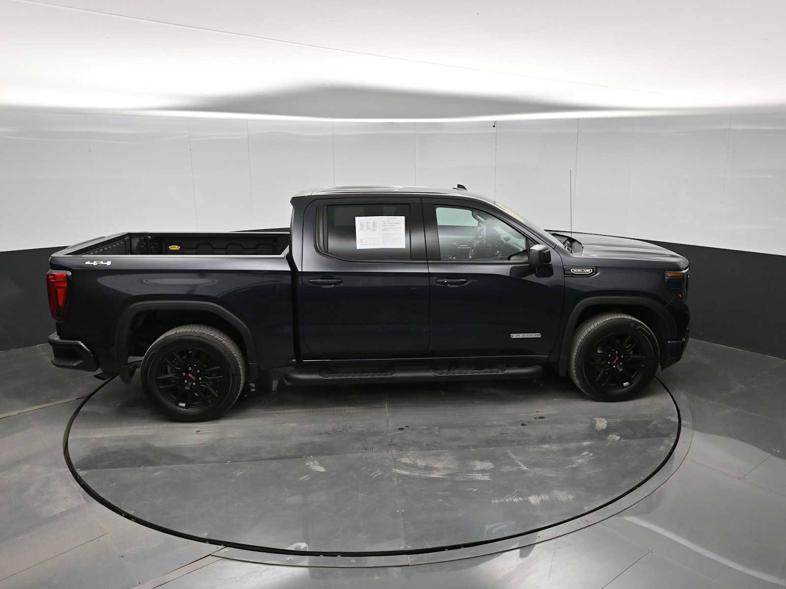 Used 2024 GMC Sierra 1500 Elevation image 32