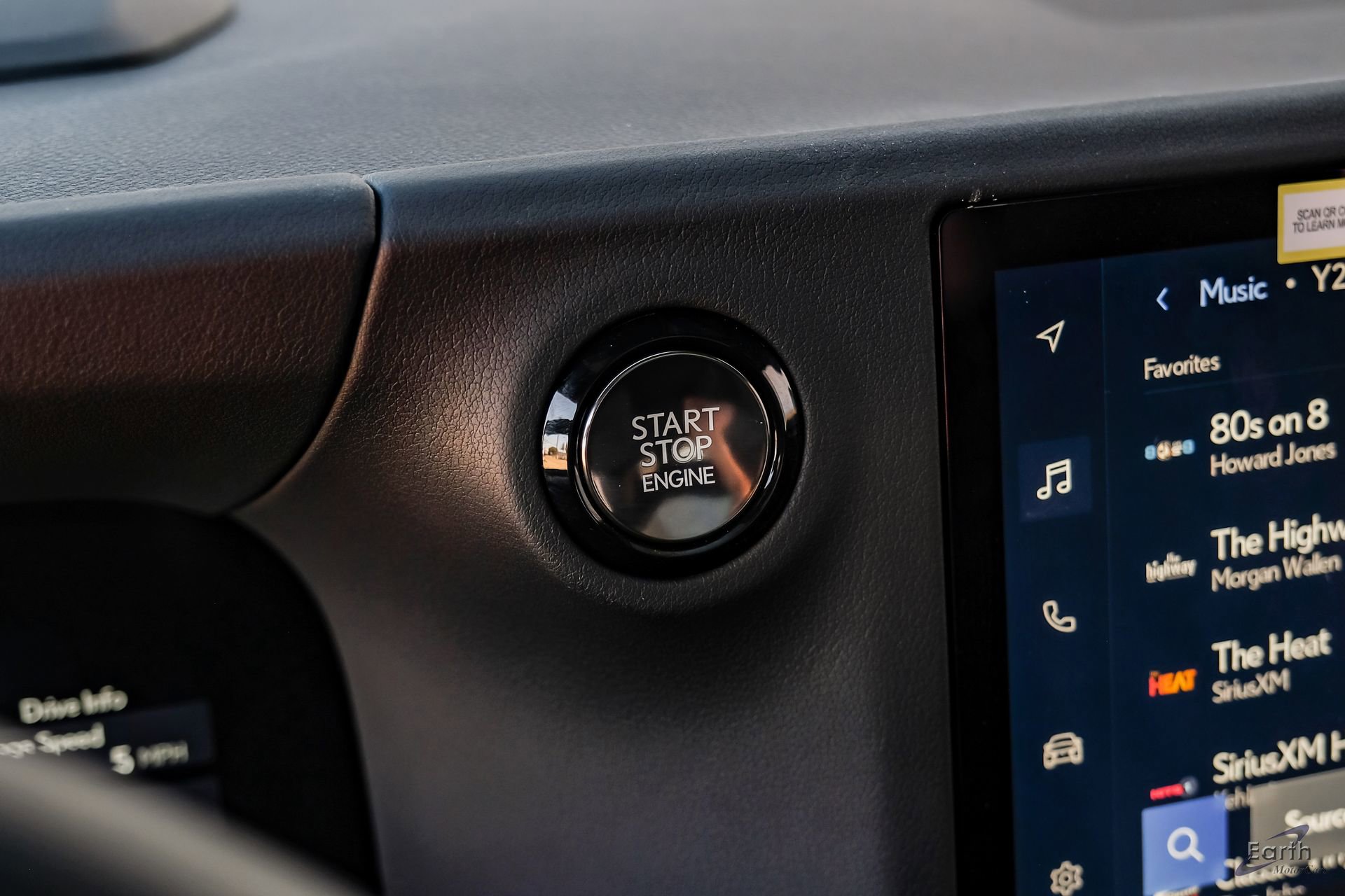 Used 2025 Lexus GX 550 550 Luxury+ HUD Traffic LIFTED w/ Accessory Package (2T) image 79