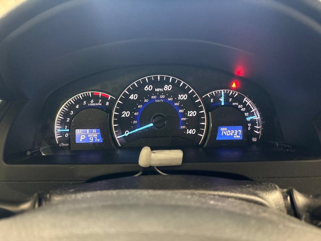 Used 2013 Toyota Camry XLE w/ Leather Pkg FWD image 15