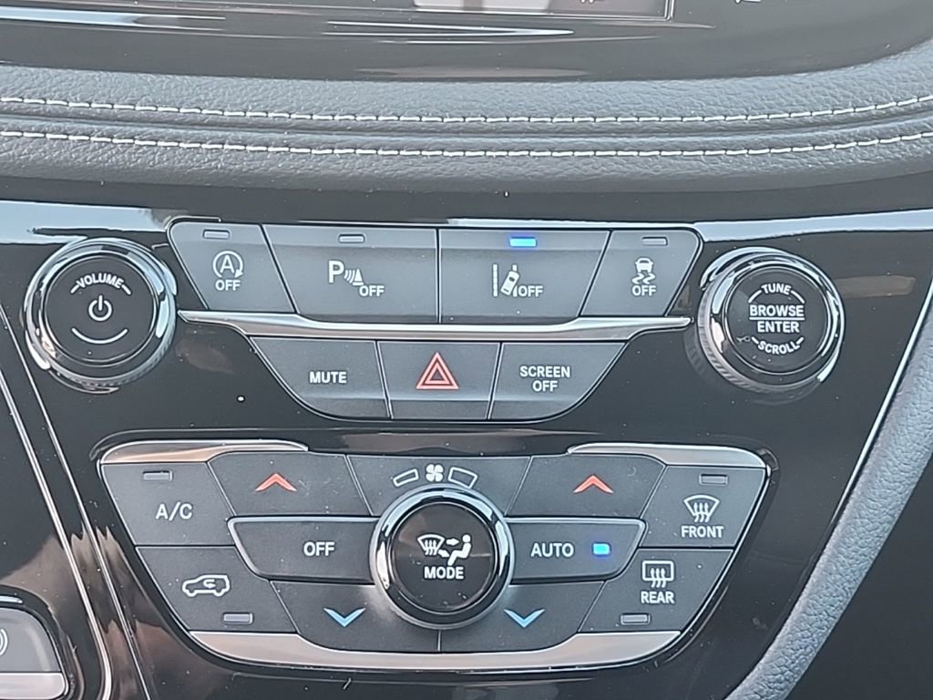 New 2026 Chrysler Pacifica Select image 5