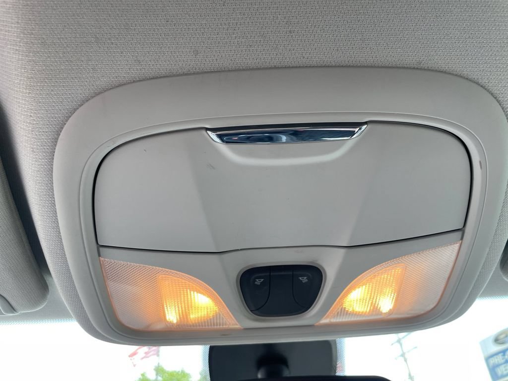 Used 2019 Jeep Cherokee Latitude w/ Popular Appearance Group FWD image 22