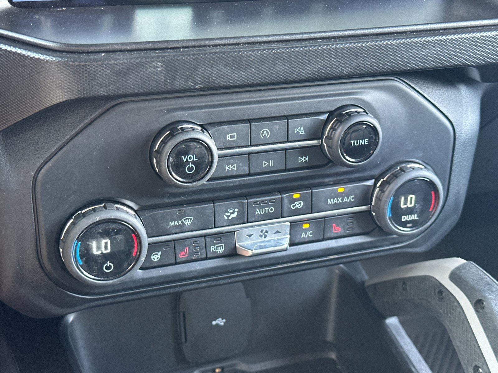 Used 2021 Ford Bronco First Edition AWD/4WD image 20
