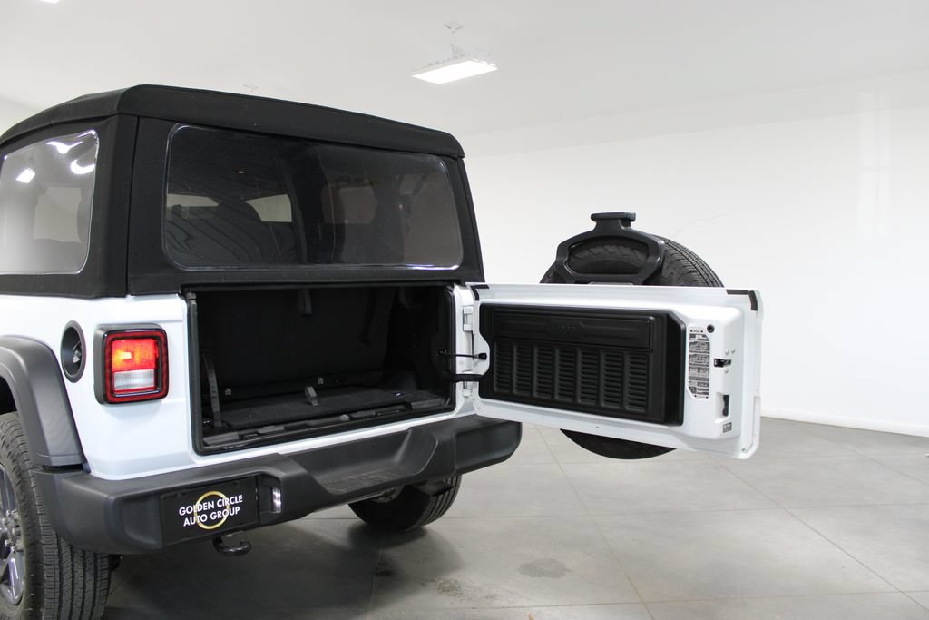 Used 2024 Jeep Wrangler Sport AWD/4WD image 16
