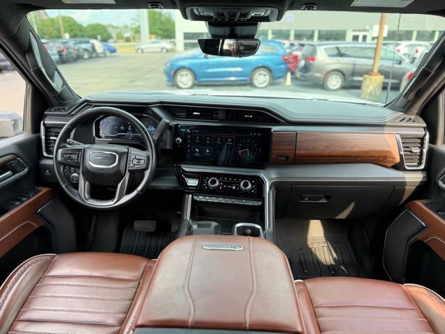 Used 2025 GMC Sierra 3500 Denali Ultimate w/ LPO, GMC Protection Package AWD/4WD image 2