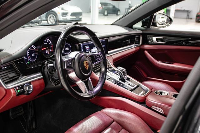 Used 2020 Porsche Panamera 4 image 9