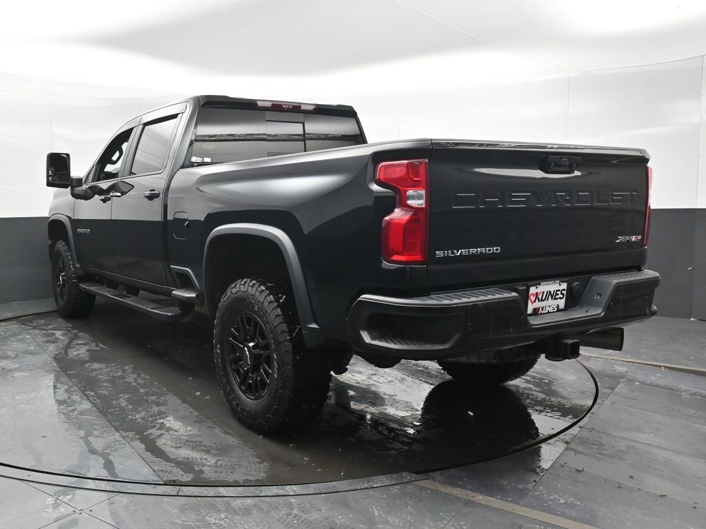 Used 2024 Chevrolet Silverado 2500 ZR2 w/ Technology Package image 11