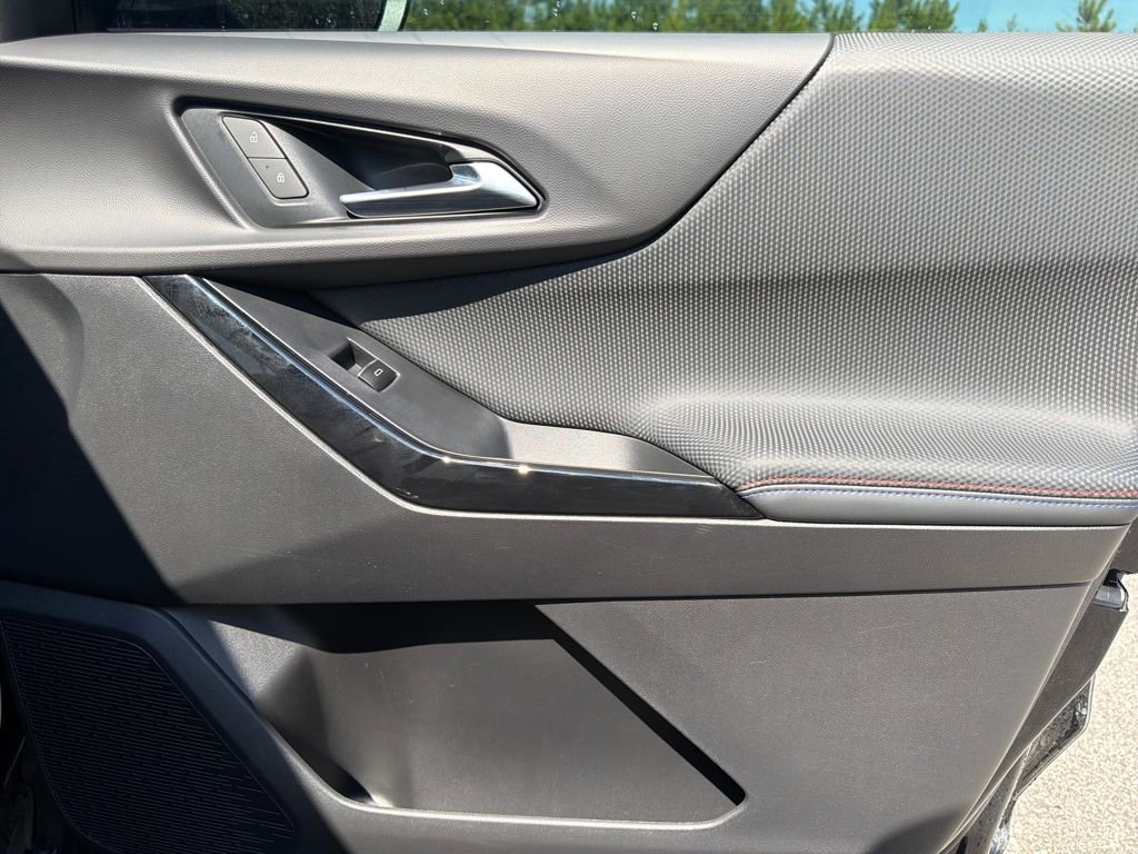 Used 2025 Chevrolet Equinox RS image 35