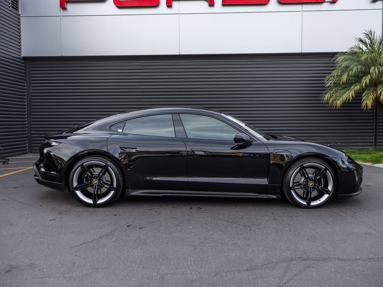 Certified 2023 Porsche Taycan GTS image 10