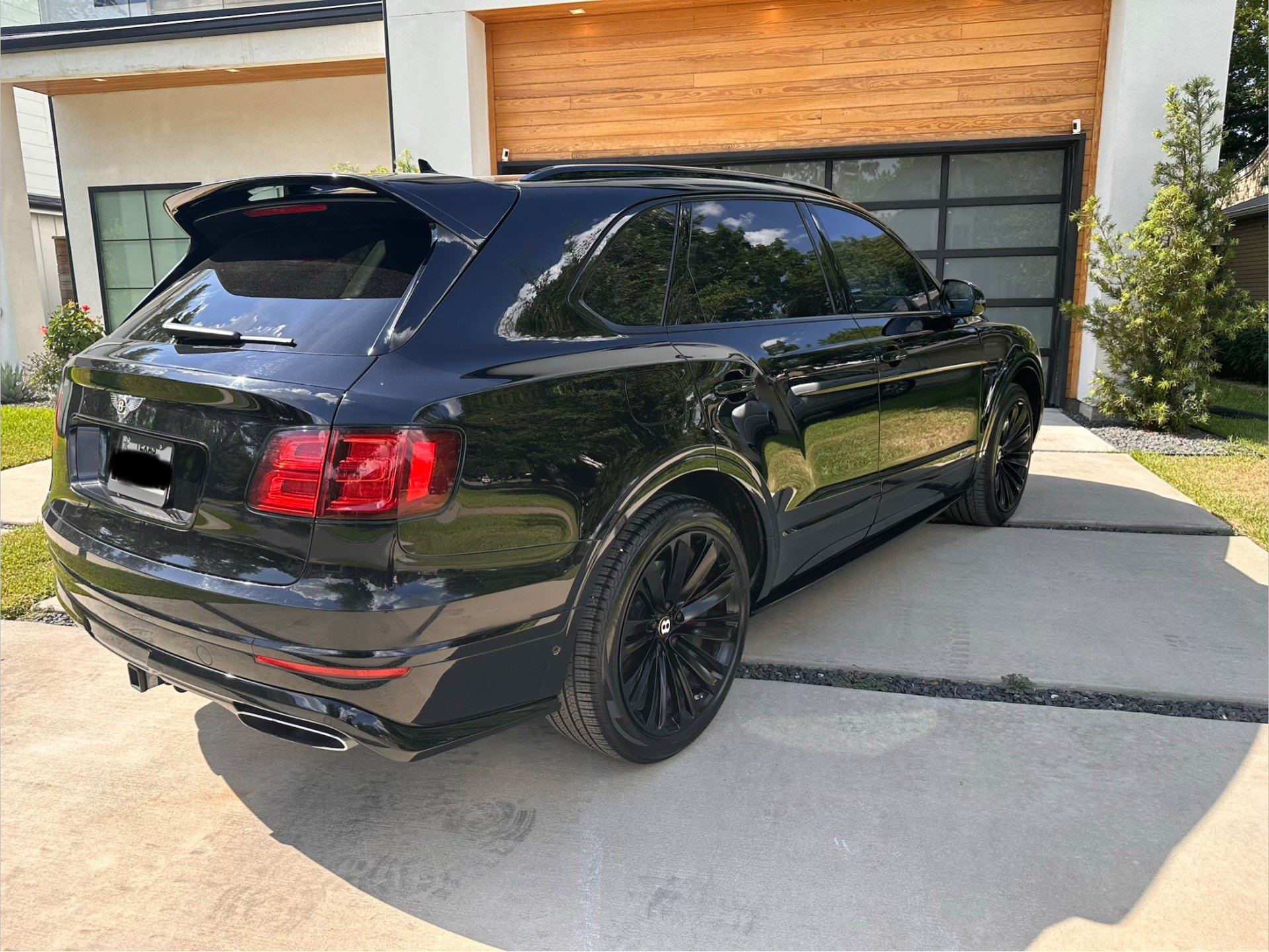 Used 2020 Bentley Bentayga Speed AWD/4WD image 3