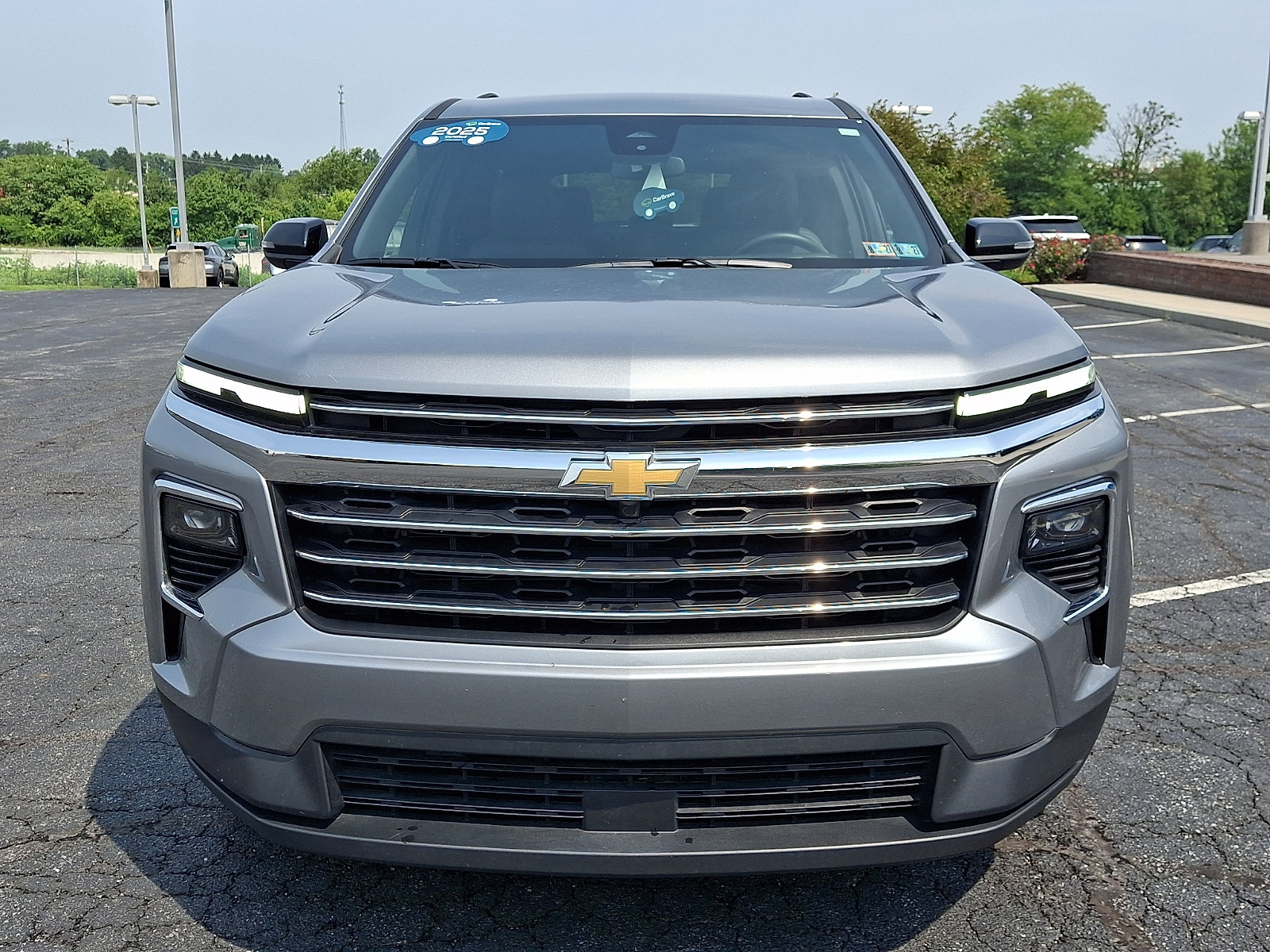Used 2025 Chevrolet Traverse LT AWD/4WD image 2