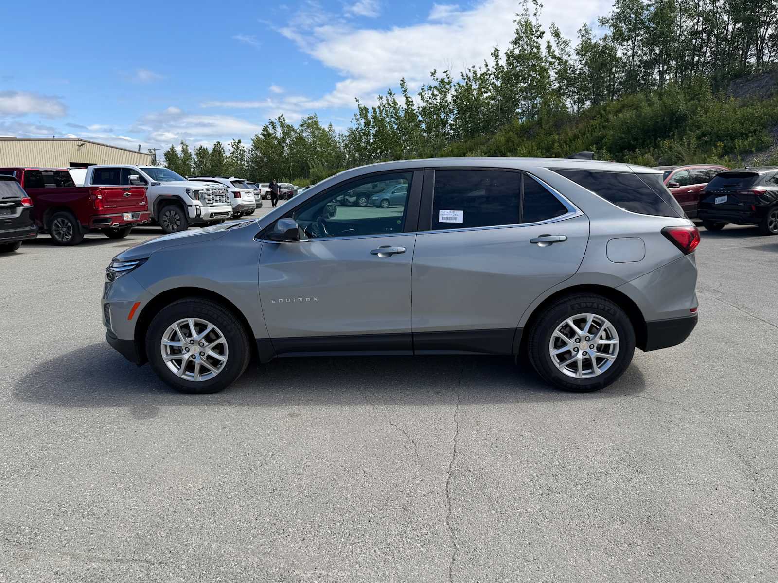 Used 2024 Chevrolet Equinox LT AWD/4WD image 2