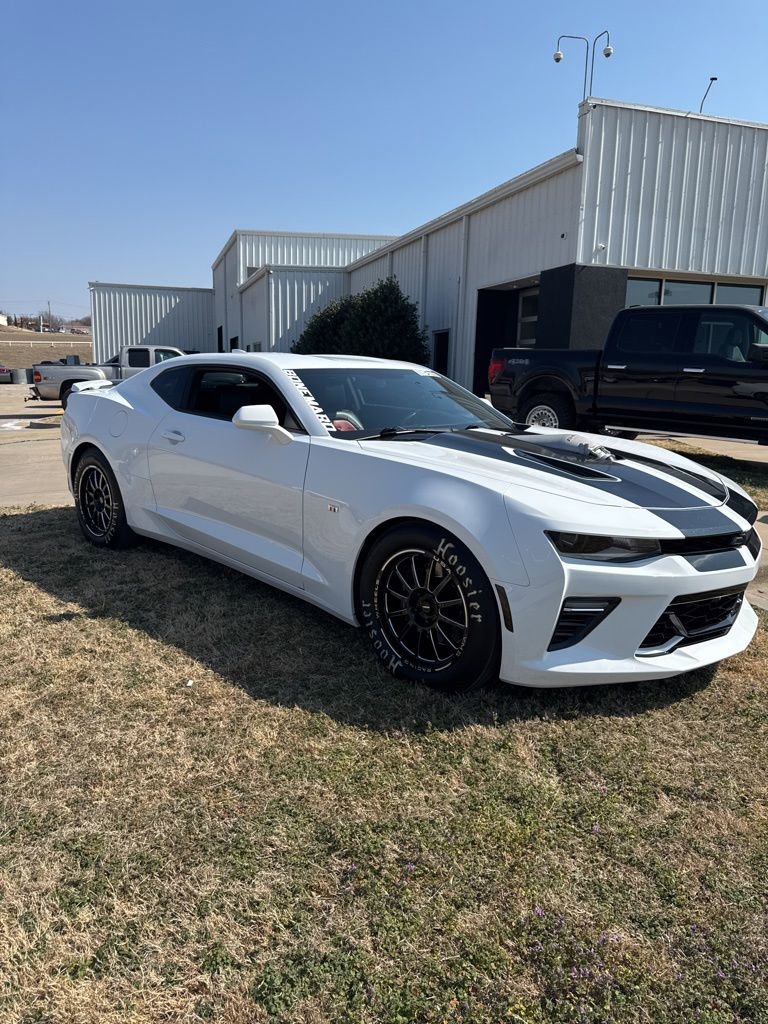 Used 2018 Chevrolet Camaro SS image 2