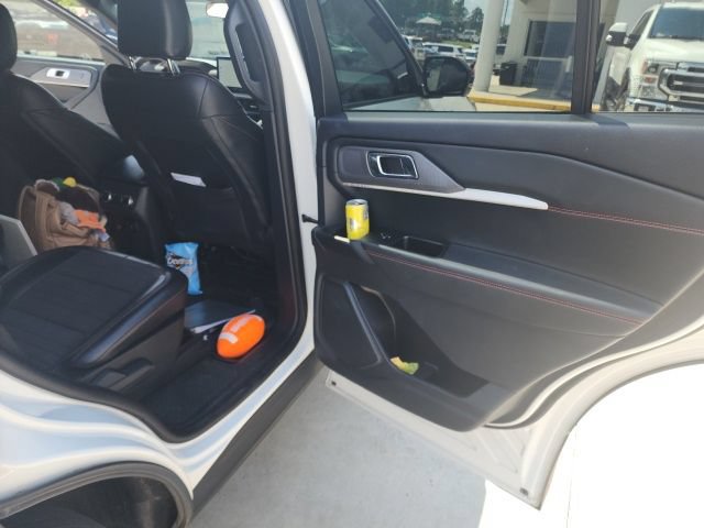 Certified 2025 Ford Explorer ST-Line AWD/4WD image 35