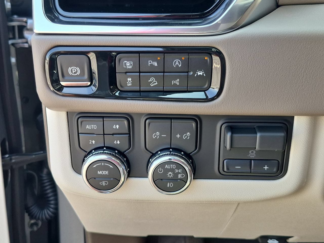 New 2026 GMC Yukon XL Denali w/ Denali Reserve Package AWD/4WD image 18