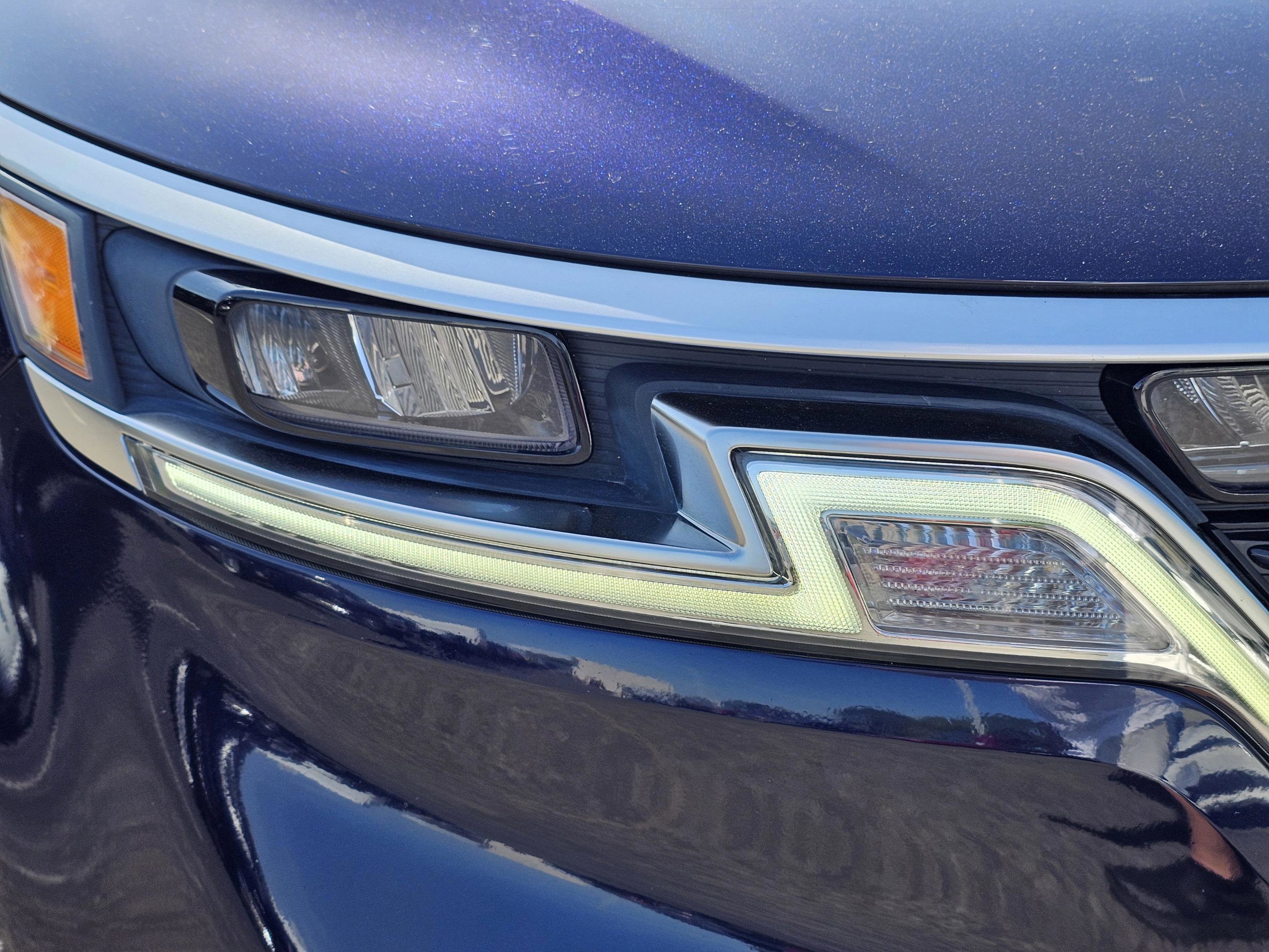 Used 2023 Kia Carnival LX image 4