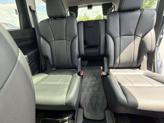 Used 2023 Subaru Ascent Touring AWD/4WD image 13