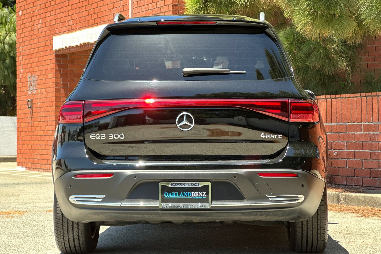 Certified 2024 Mercedes-Benz EQB 300 4MATIC image 6
