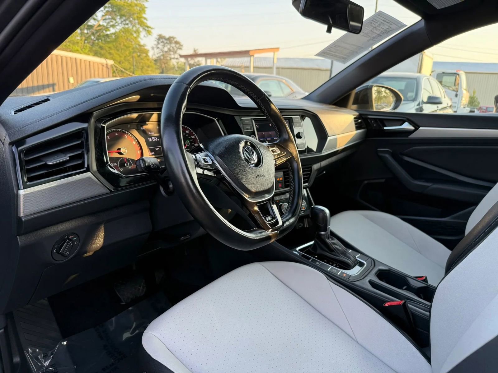 Used 2019 Volkswagen Jetta R-Line w/ R-Line Cold Weather Package FWD image 11