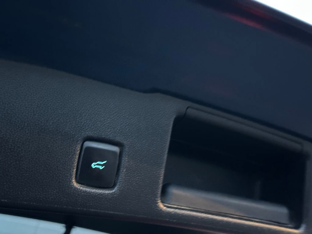 Used 2023 Ford Escape Platinum w/ Class II Trailer Tow Package AWD/4WD image 28