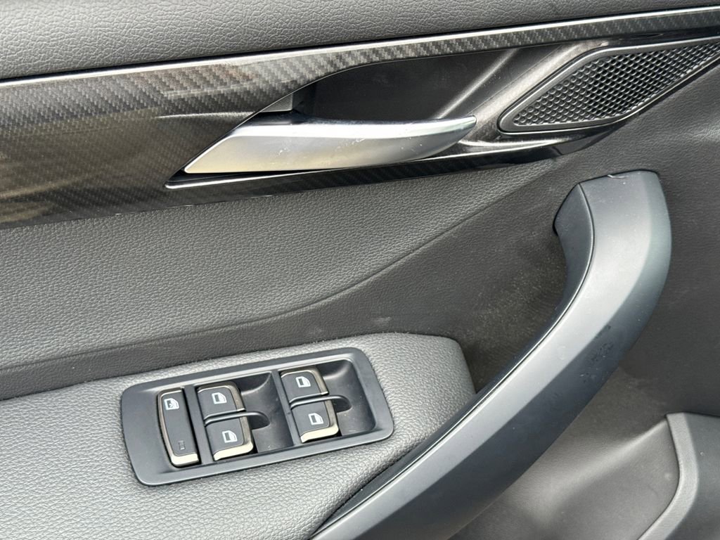 New 2025 VinFast VF 8 Eco AWD/4WD image 27