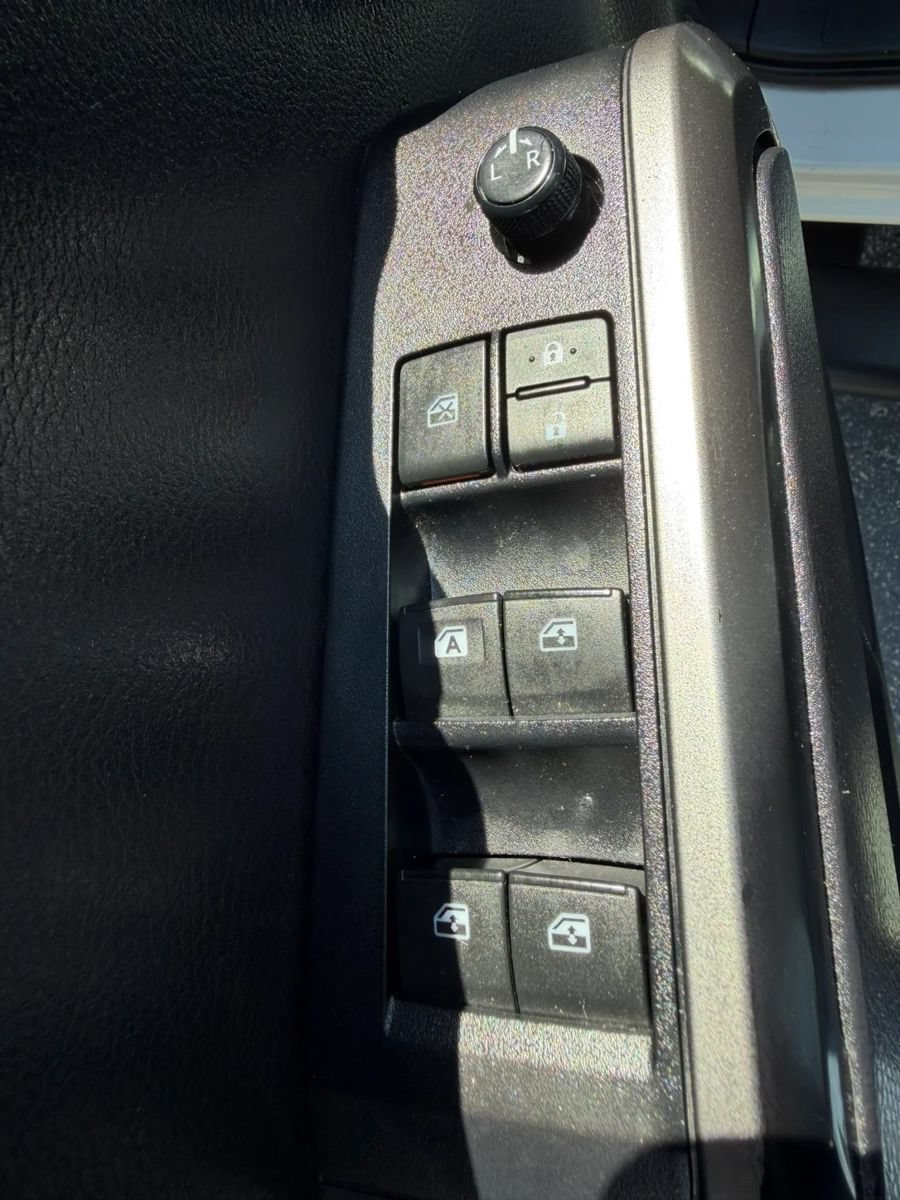 Used 2021 Toyota Tacoma SR5 w/ SR5 Appearance Package (SM) RWD image 22