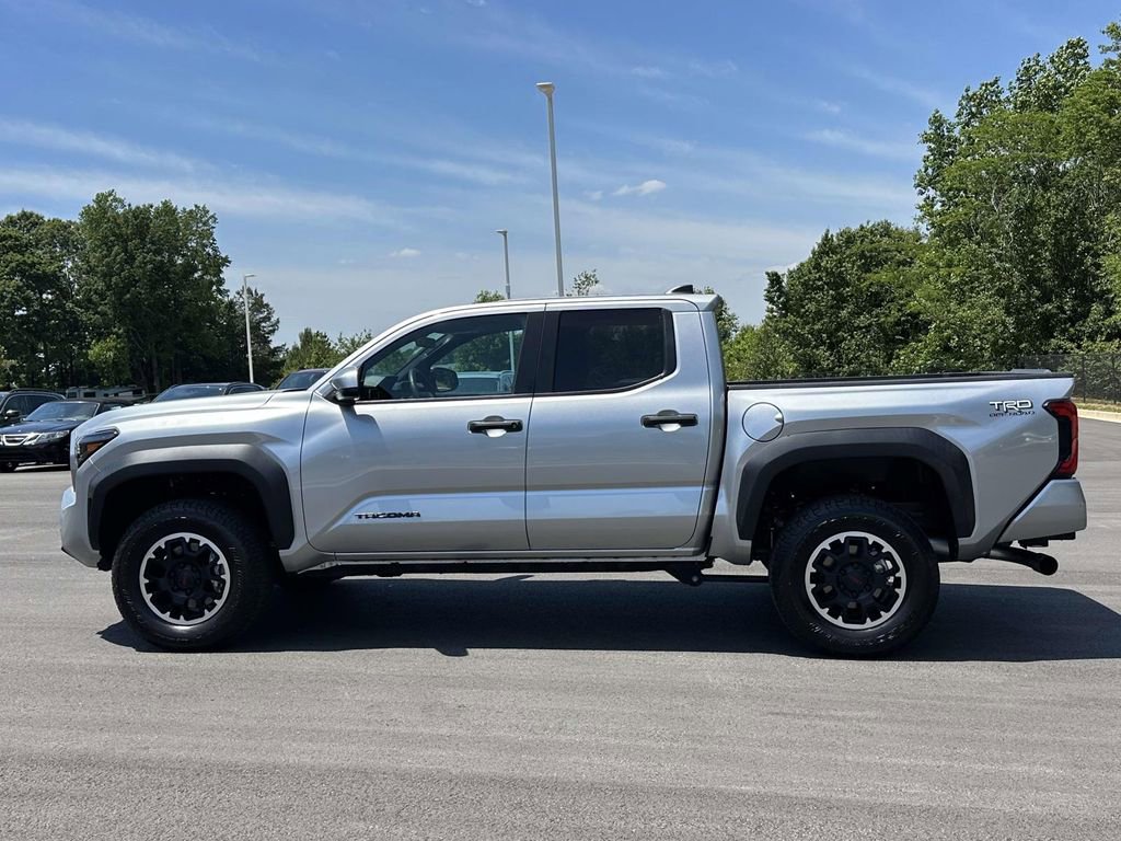 Used 2024 Toyota Tacoma TRD Off-Road AWD/4WD image 22