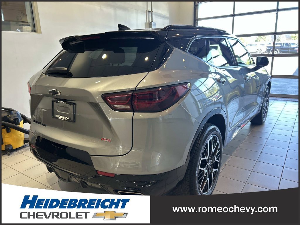 Used 2023 Chevrolet Blazer RS w/ Driver Confidence II Package AWD/4WD image 4