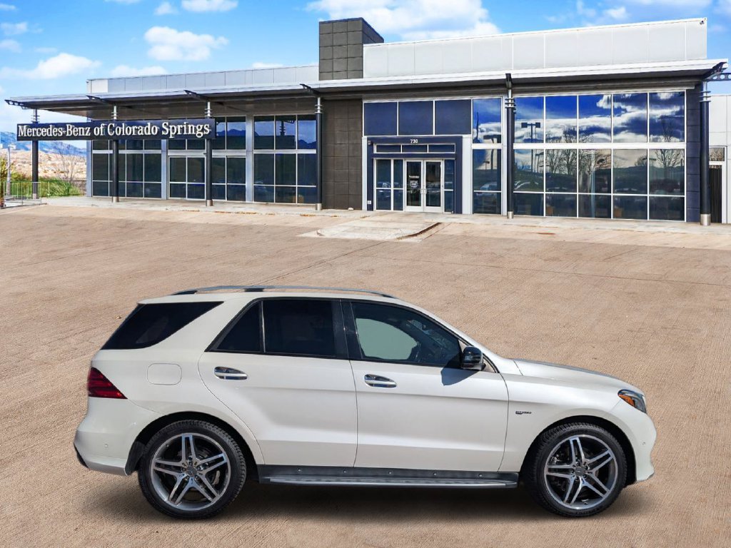 Certified 2017 Mercedes-Benz GLE 43 AMG 4MATIC image 4