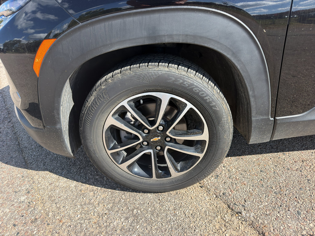 Used 2025 Chevrolet TrailBlazer LT FWD image 4