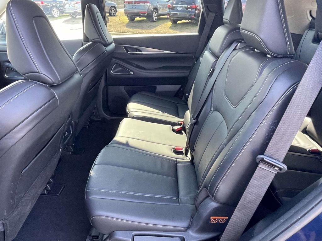 Used 2025 INFINITI QX60 Luxe w/ Vision Package image 11