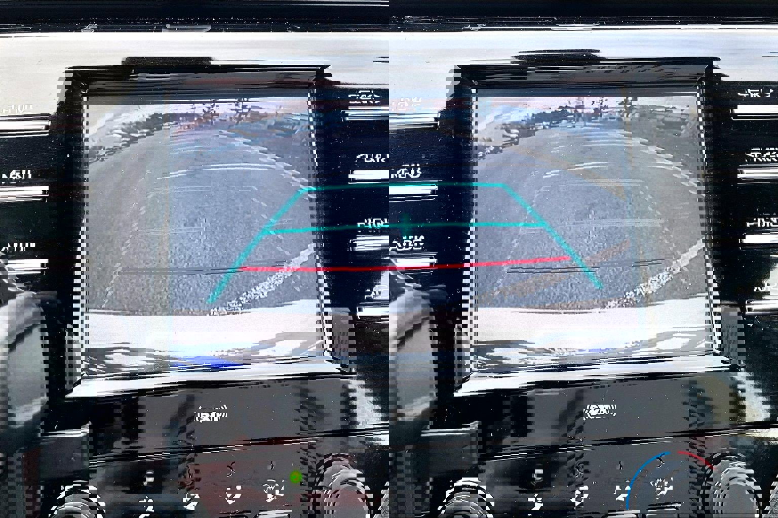 Used 2020 Toyota Camry LE image 15