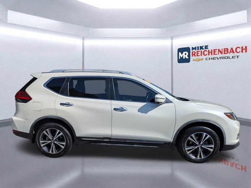 Used 2017 Nissan Rogue SL FWD video 3