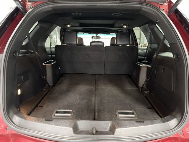 Used 2016 Ford Explorer XLT w/ Equipment Group 202A image 16