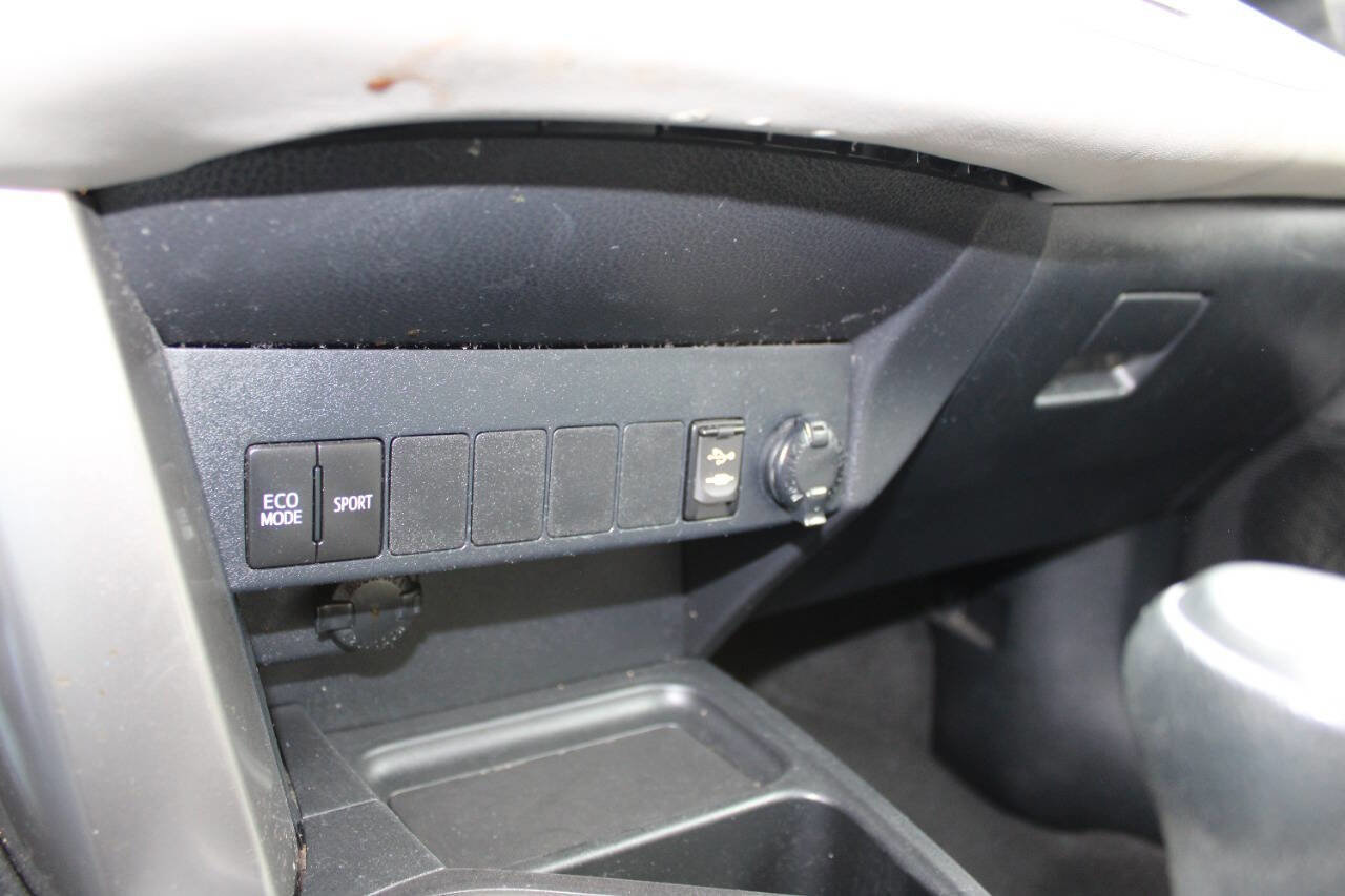 Used 2017 Toyota RAV4 XLE image 17