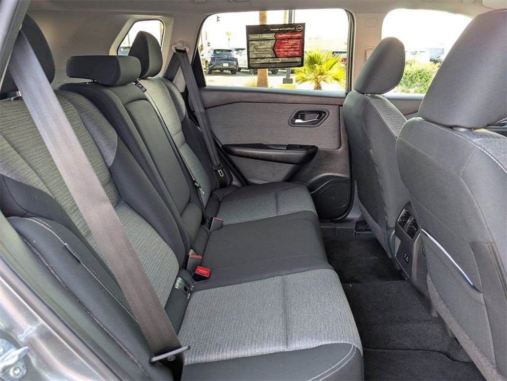 Certified 2023 Nissan Rogue SV image 17