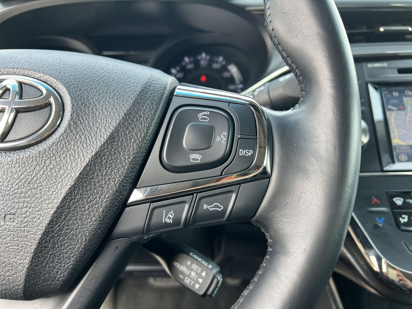 Used 2017 Toyota Avalon Limited w/ Carpet Mat Package image 31