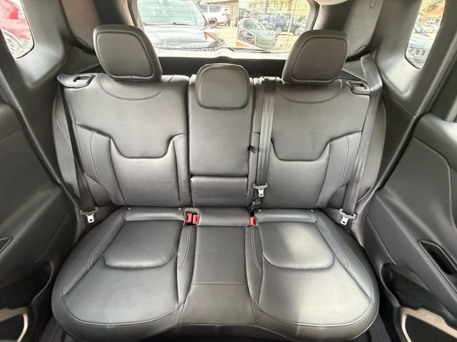 Used 2015 Jeep Renegade Limited FWD image 16