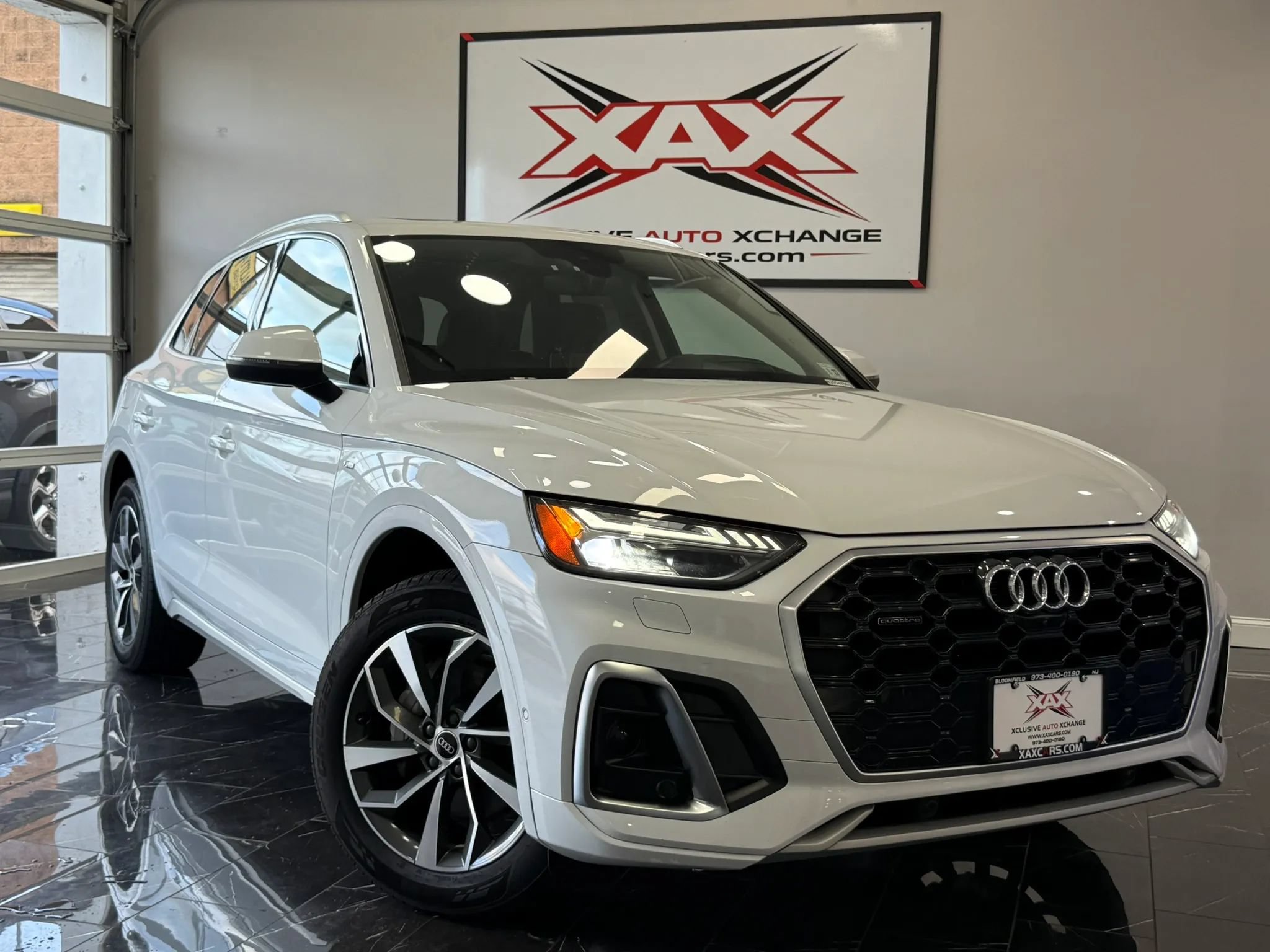 Used 2022 Audi Q5 2.0T Prestige w/ Prestige Package AWD/4WD image 1