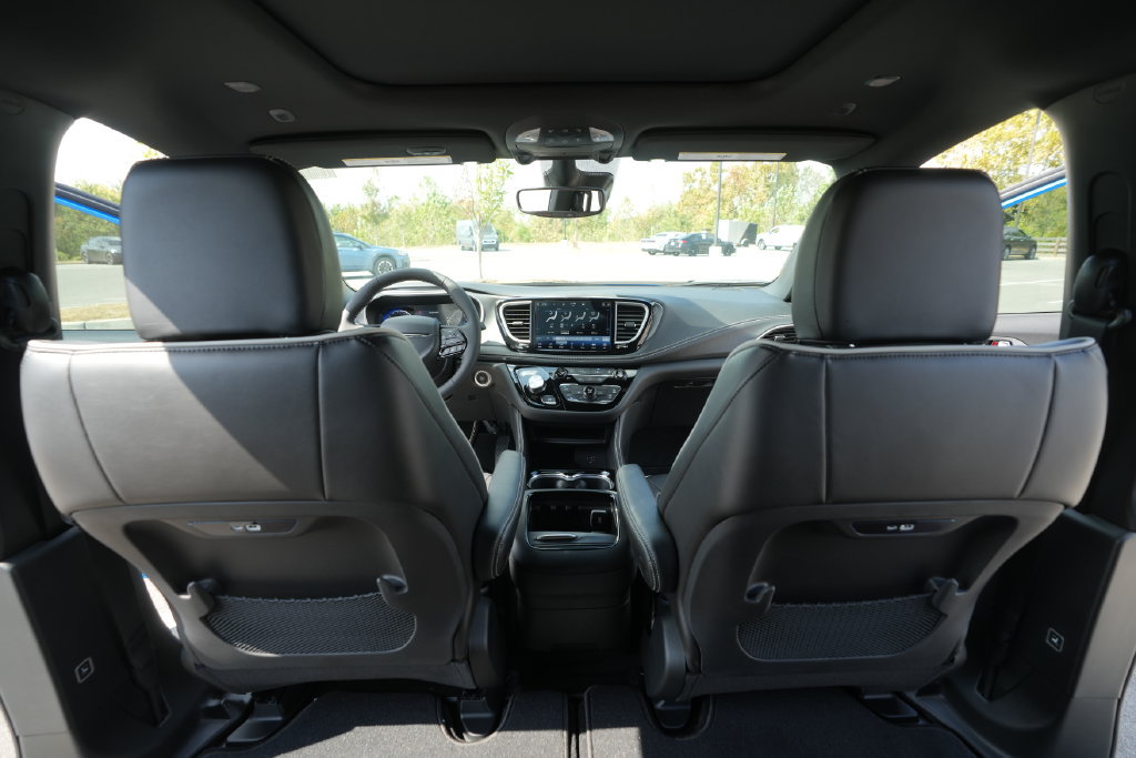 New 2027 Chrysler Pacifica Limited FWD image 22